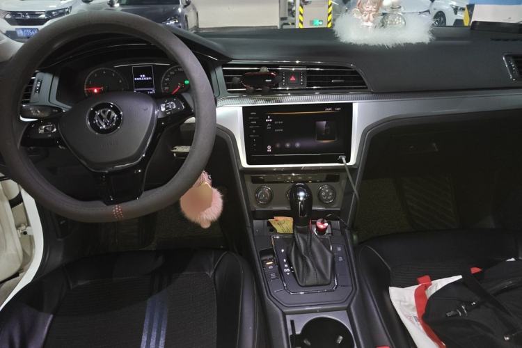 Used Volkswagen Lamando 2021 230TSI DSG Fashion Edition Center Console