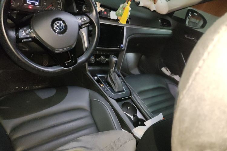 Used Volkswagen Lamando 2021 280TSI DSG Comfort Edition Center Console