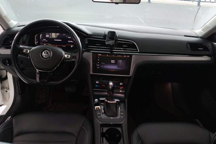 Used Volkswagen Lamando 2021 280TSI DSG Comfort Edition Center Console