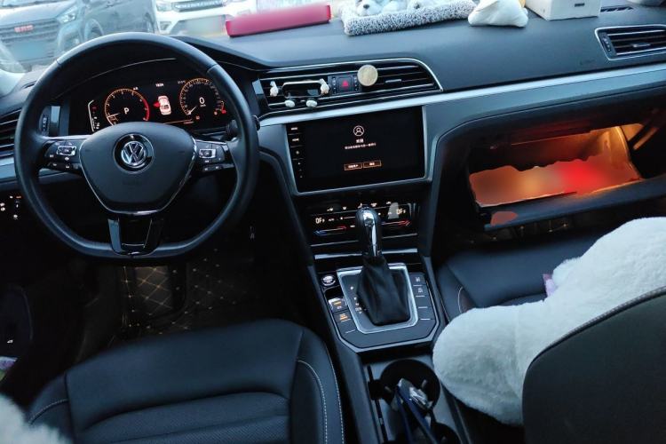 Used Volkswagen Lamando 2021 280TSI DSG Comfort Edition Center Console