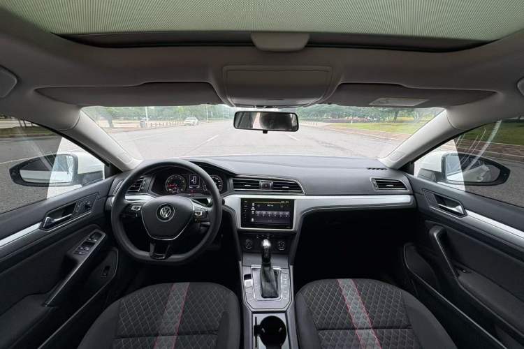 Used Volkswagen Lamando 2021 230TSI DSG Fashion Edition Center Console