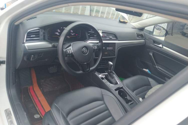 Used Volkswagen Lamando 2021 280TSI DSG Comfort Edition Center Console