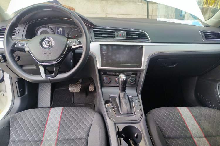 Used Volkswagen Lamando 2021 230TSI DSG Fashion Edition Center Console