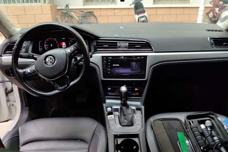 Used Volkswagen Lamando 2021 280TSI DSG Comfort Edition Center Console