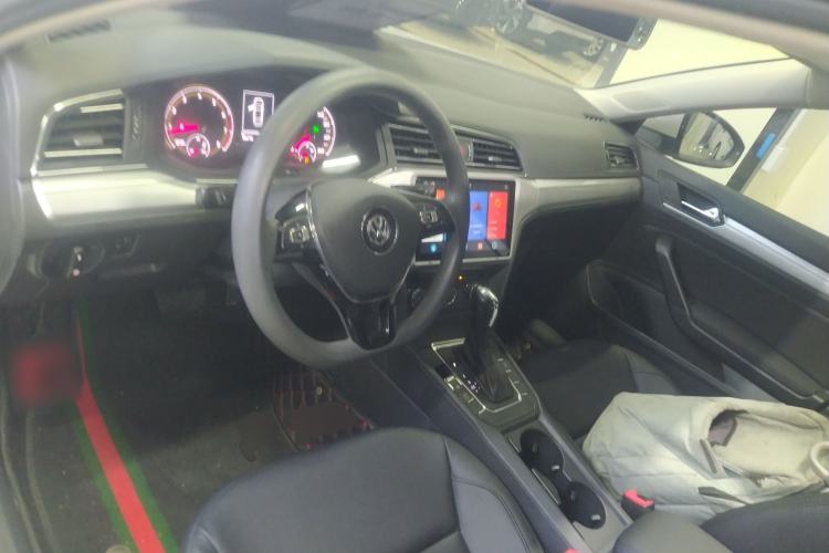 Used Volkswagen Lamando 2021 230TSI DSG Fashion Edition Center Console