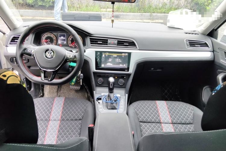 Used Volkswagen Lamando 2021 230TSI DSG Fashion Edition Center Console