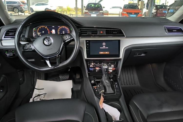 Used Volkswagen Lamando 2021 280TSI DSG Comfort Edition Center Console