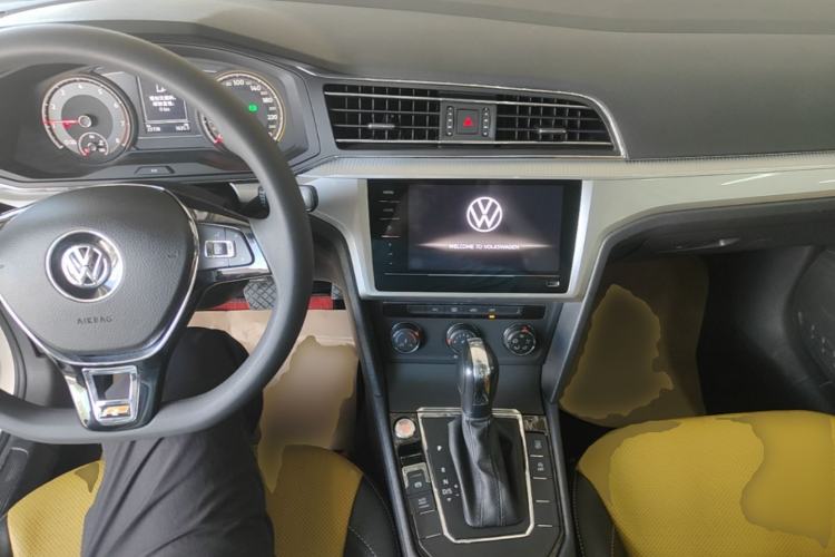 Used Volkswagen Lamando 2021 230TSI DSG Fashion Edition Center Console