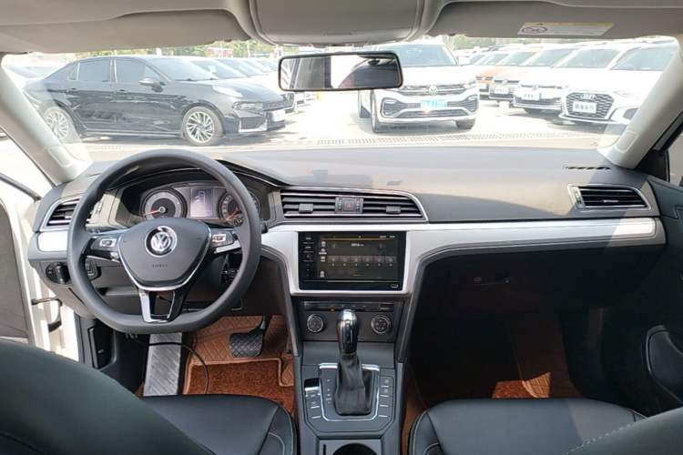 Used Volkswagen Lamando 2021 230TSI DSG Fashion Edition Center Console