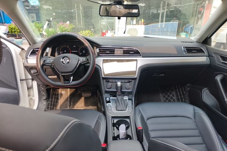 Used Volkswagen Lamando 2021 Facelift 280TSI DSG Comfort Edition (Manual Air Conditioning) Center Console