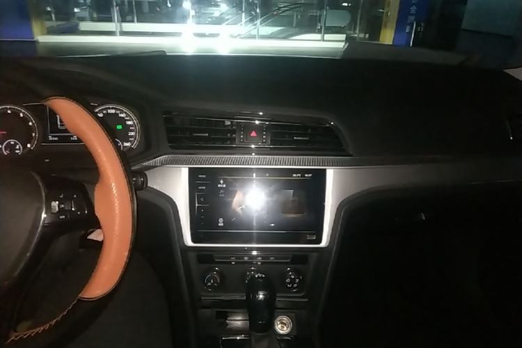 Used Volkswagen Lamando 2021 230TSI DSG Fashion Edition Center Console