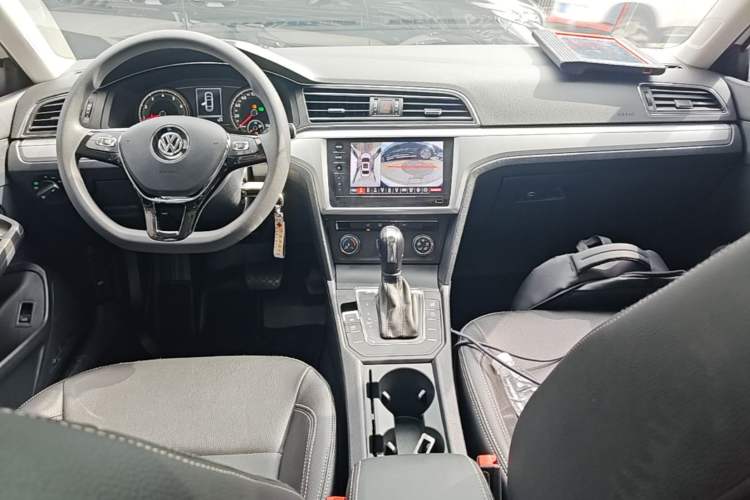 Used Volkswagen Lamando 2021 230TSI DSG Fashion Edition Center Console