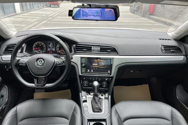 Used Volkswagen Lamando 2021 280TSI DSG Comfort Edition Center Console