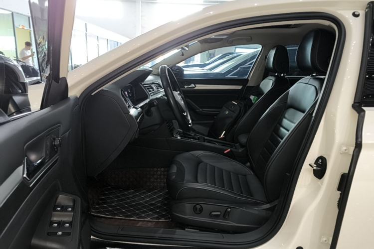 Used Volkswagen Lamando 2021 280TSI DSG Comfort Edition Driver Seat