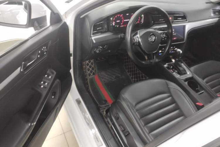 Used Volkswagen Lamando 2021 280TSI DSG Luxury Phantom Edition Driver Seat