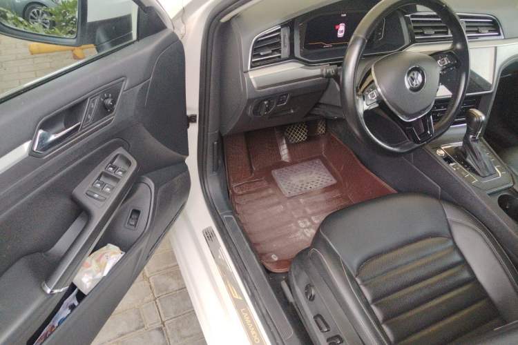 Used Volkswagen Lamando 2021 280TSI DSG Comfort Edition Driver Seat