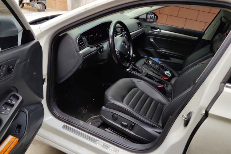 Used Volkswagen Lamando 2021 280TSI DSG Comfort Edition Driver Seat