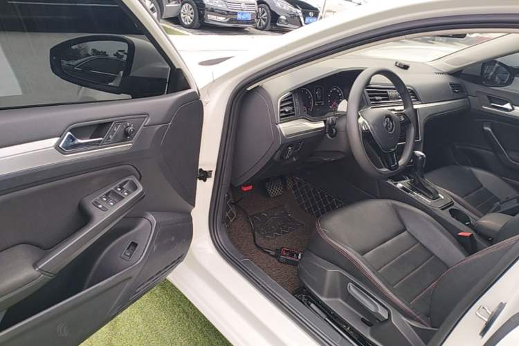 Used Volkswagen Lamando 2021 230TSI DSG Fashion Edition Driver Seat
