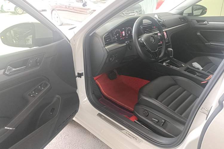 Used Volkswagen Lamando 2021 Facelift 280TSI DSG Comfort Edition (Manual Air Conditioning) Driver Seat