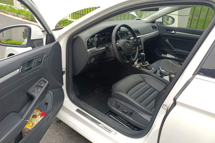 Used Volkswagen Lamando 2021 Facelift 280TSI DSG Comfort Edition (Manual Air Conditioning) Driver Seat