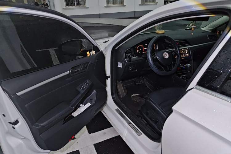 Used Volkswagen Lamando 2021 280TSI DSG Comfort Edition Driver Seat