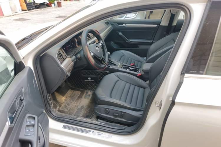 Used Volkswagen Lamando 2021 Facelift 280TSI DSG Comfort Edition (Manual Air Conditioning) Driver Seat
