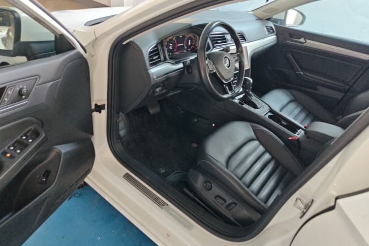 Used Volkswagen Lamando 2021 280TSI DSG Comfort Edition Driver Seat
