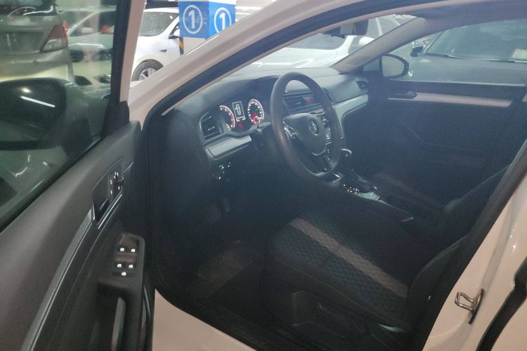 Used Volkswagen Lamando 2021 230TSI DSG Fashion Edition Driver Seat