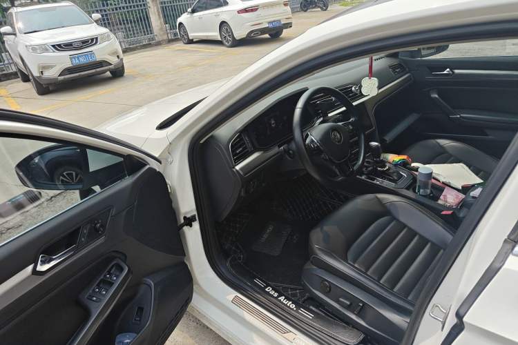 Used Volkswagen Lamando 2021 280TSI DSG Comfort Edition Driver Seat