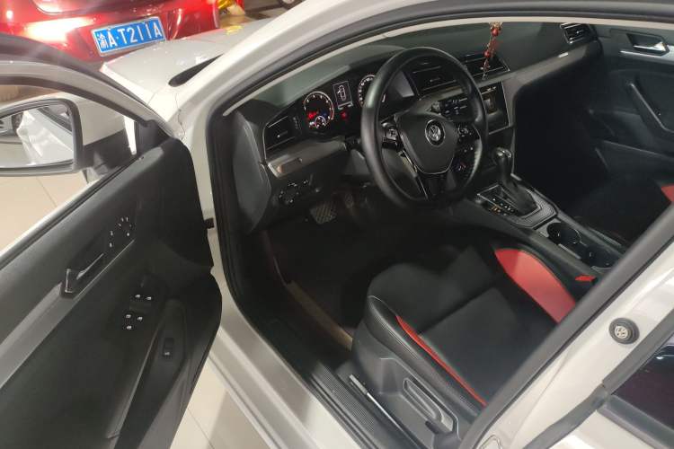 Used Volkswagen Lamando 2021 230TSI DSG Fashion Edition Driver Seat
