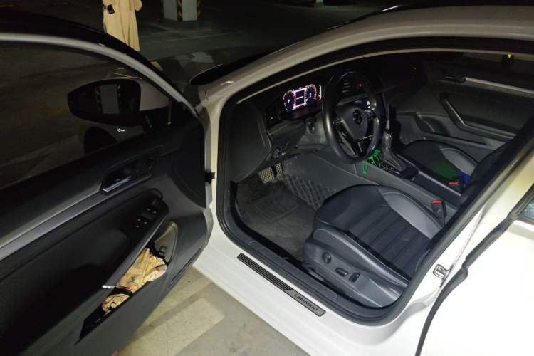 Used Volkswagen Lamando 2021 280TSI DSG Comfort Edition Driver Seat