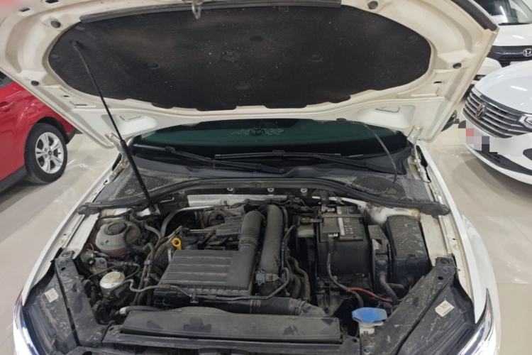 Used Volkswagen Lamando 2021 230TSI DSG Fashion Edition Engine Bay