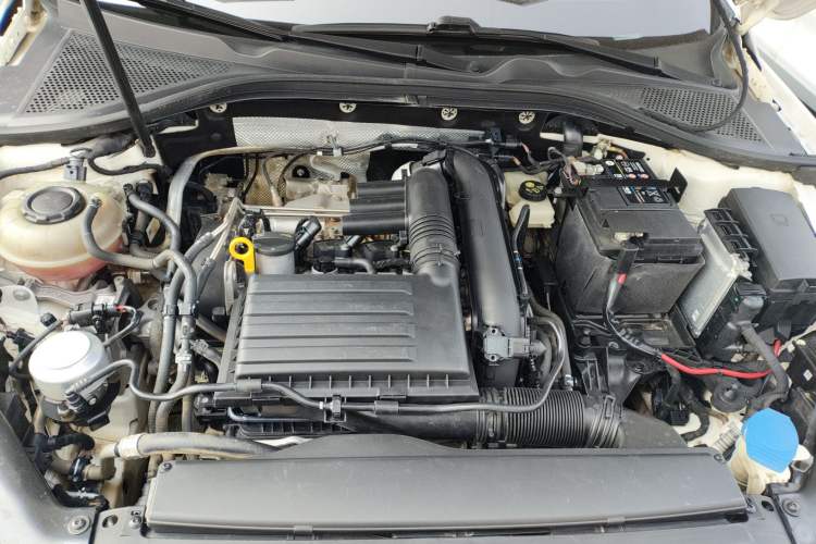 Used Volkswagen Lamando 2021 280TSI DSG Comfort Edition Engine Bay