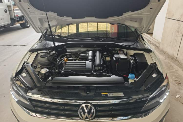 Used Volkswagen Lamando 2021 230TSI DSG Fashion Edition Engine Bay