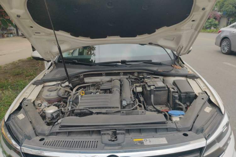 Used Volkswagen Lamando 2021 230TSI DSG Fashion Edition Engine Bay