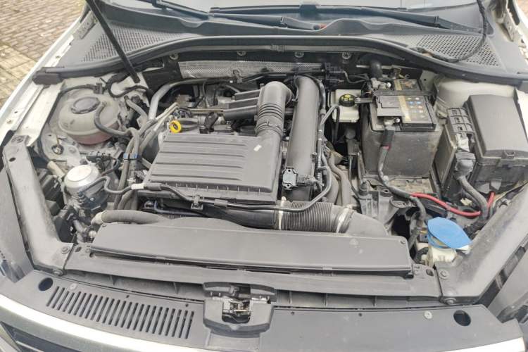 Used Volkswagen Lamando 2021 230TSI DSG Fashion Edition Engine Bay