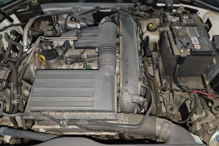 Used Volkswagen Lamando 2021 280TSI DSG Comfort Edition Engine Bay