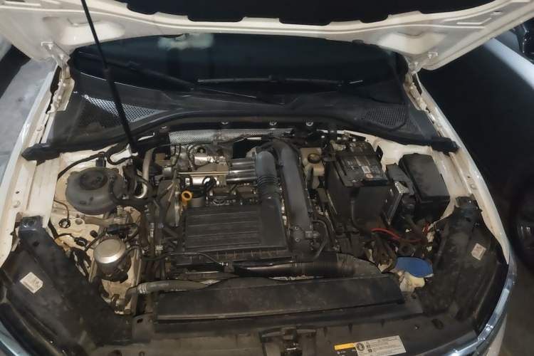 Used Volkswagen Lamando 2021 230TSI DSG Fashion Edition Engine Bay