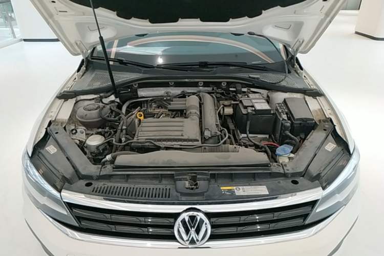 Used Volkswagen Lamando 2021 230TSI DSG Fashion Edition Engine Bay