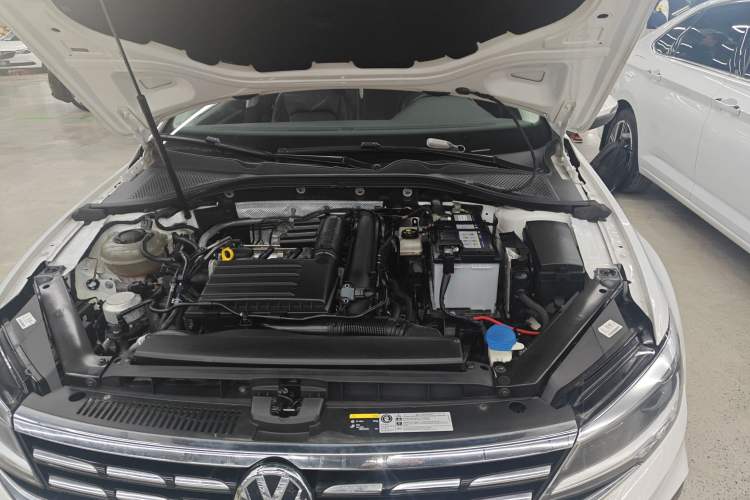 Used Volkswagen Lamando 2021 280TSI DSG Comfort Edition Engine Bay