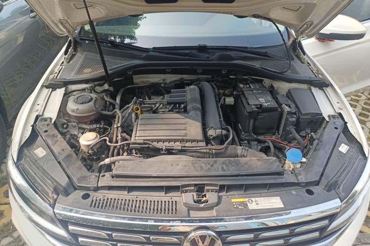 Used Volkswagen Lamando 2021 280TSI DSG Comfort Edition Engine Bay