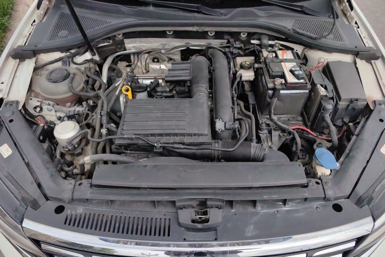 Used Volkswagen Lamando 2021 280TSI DSG Comfort Edition Engine Bay