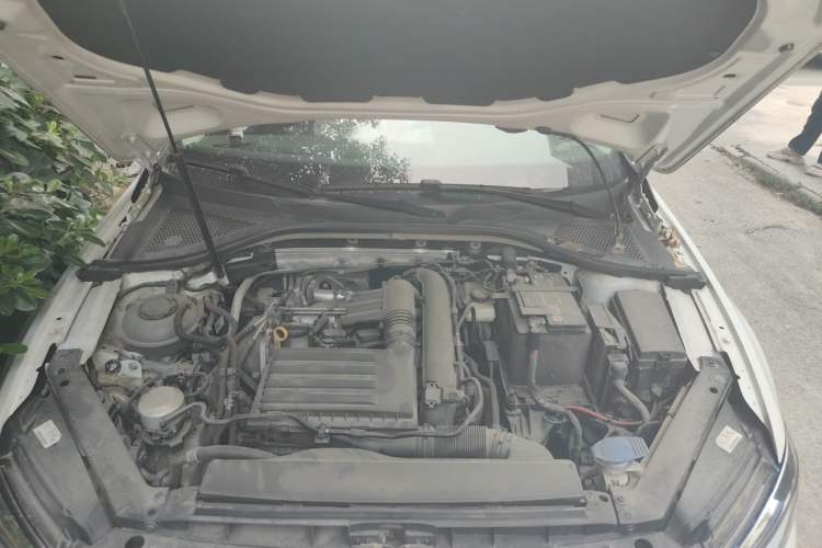 Used Volkswagen Lamando 2021 230TSI DSG Fashion Edition Engine Bay
