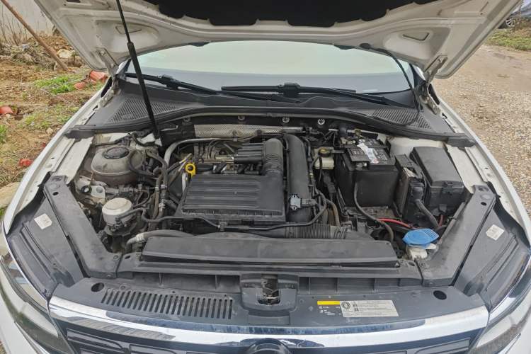 Used Volkswagen Lamando 2021 230TSI DSG Fashion Edition Engine Bay