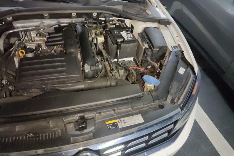Used Volkswagen Lamando 2021 280TSI DSG Comfort Edition Engine Bay Left