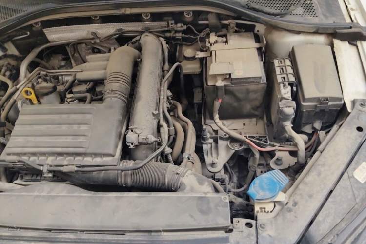 Used Volkswagen Lamando 2021 280TSI DSG Comfort Edition Engine Bay Left