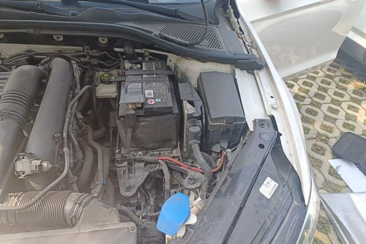 Used Volkswagen Lamando 2021 280TSI DSG Comfort Edition Engine Bay Left