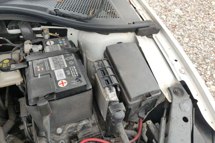 Used Volkswagen Lamando 2021 280TSI DSG Comfort Edition Engine Bay Left