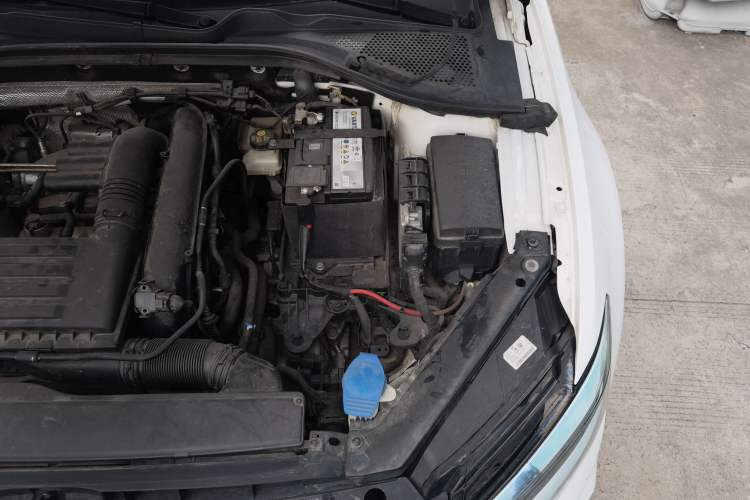 Used Volkswagen Lamando 2021 280TSI DSG Comfort Edition Engine Bay Left
