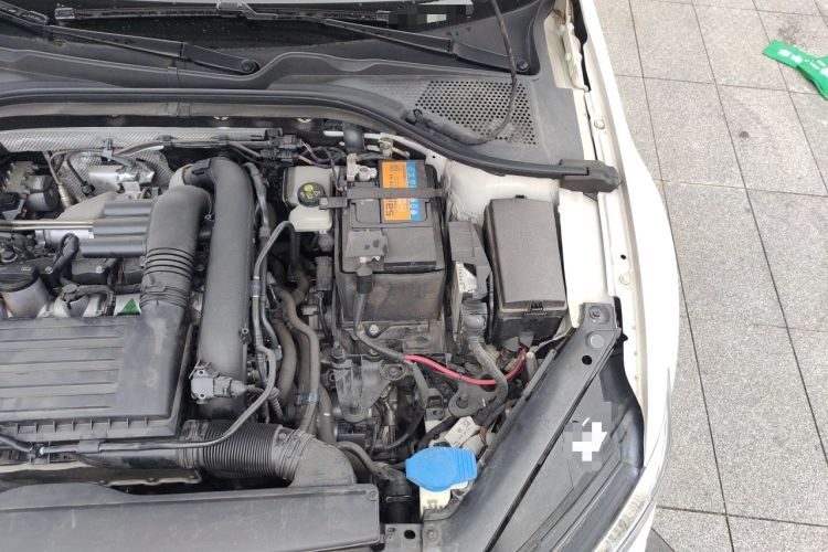 Used Volkswagen Lamando 2021 280TSI DSG Comfort Edition Engine Bay Left